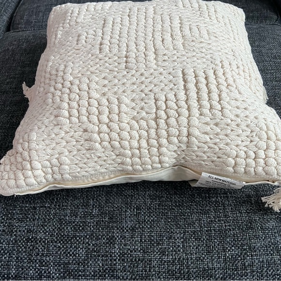 NWOT Memeber’s Mark Outdoor Throw Pillow - Picture 5 of 12